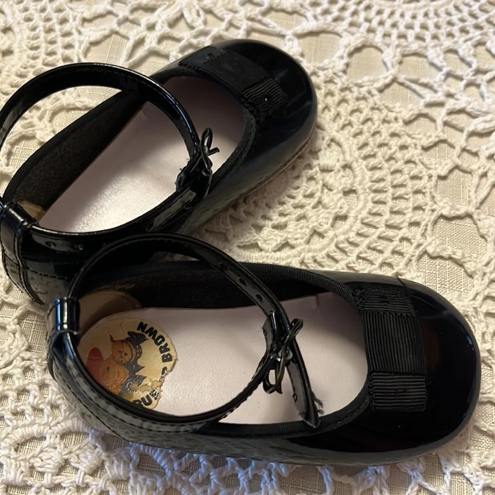 Host pick 🎉 Vintage Buster Brown patent leather baby shoes